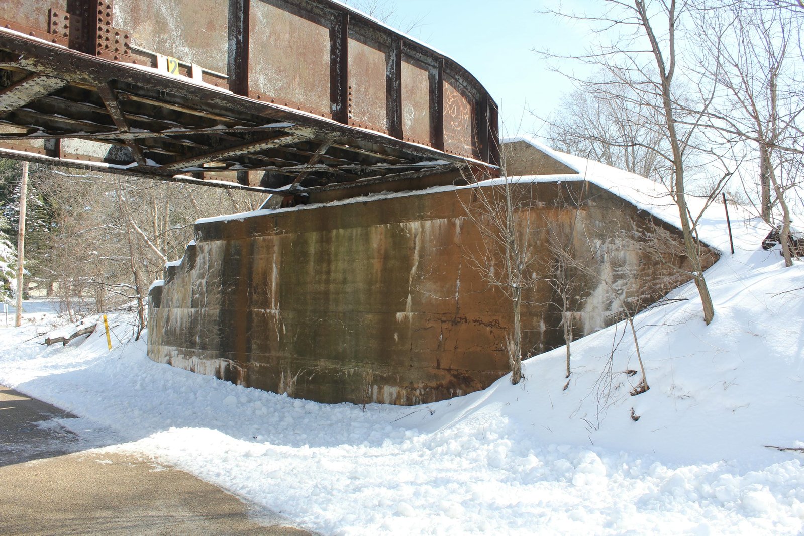 East abutment
